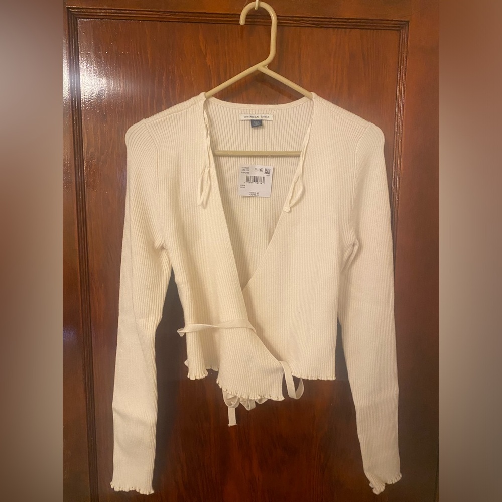 American Eagle Outfitters girls sweater Medium NWT